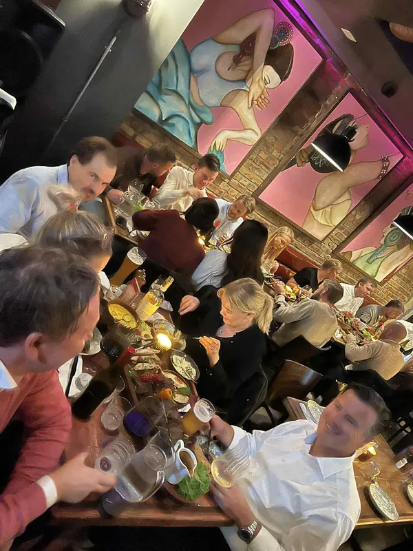 Partystemning i lokalet